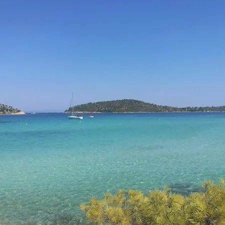 To Helidoni & Gardens Nikiti (Sithonia)